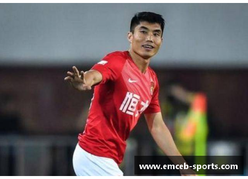 揭秘足球界顶薪王：他的薪水为何高出众？